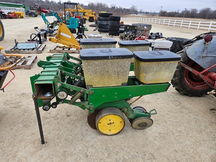 john-deere-7300-image-2