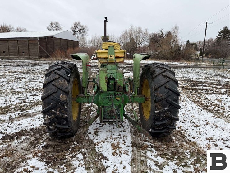 john-deere-4010-image-33