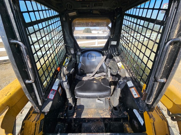 2007-deere-ct322-image-18