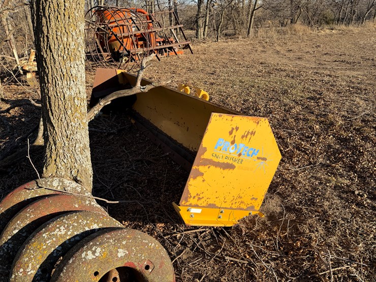 #209060-•-pro-tech-snow-pusher-image-1