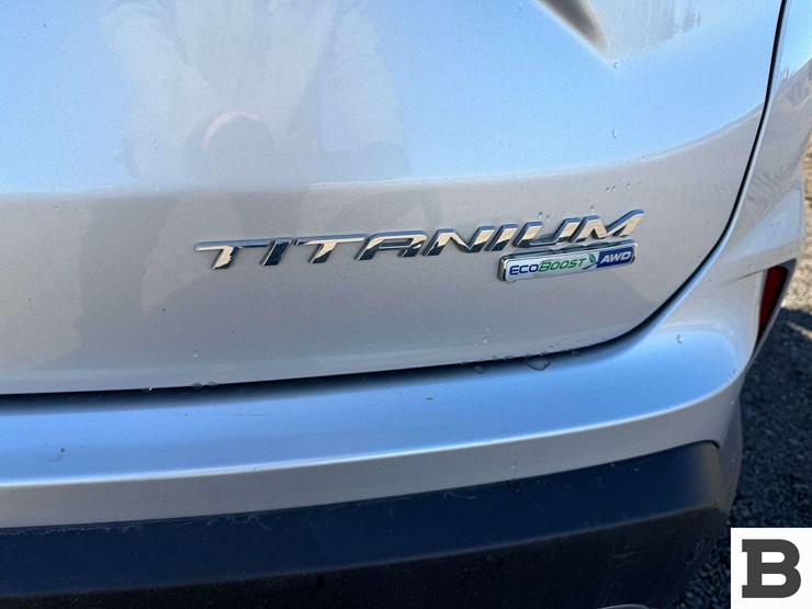 2019-ford-edge-image-14