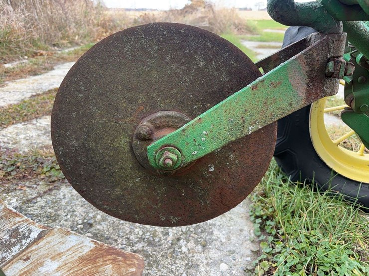 john-deere-12-image-17