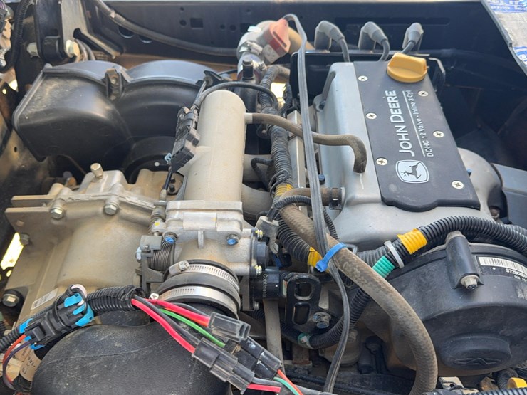 2023-john-deere-gator-image-21