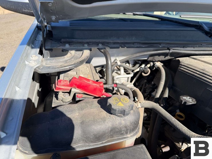 2011-chevrolet-tahoe-image-34