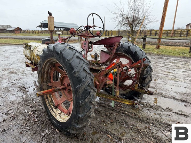 international-harvester-h-tractor-image-5