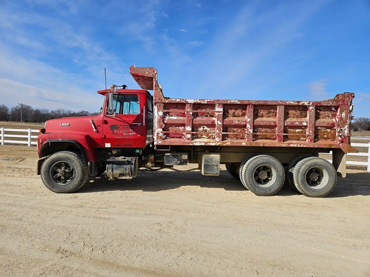1989-ford-l9000-image-2