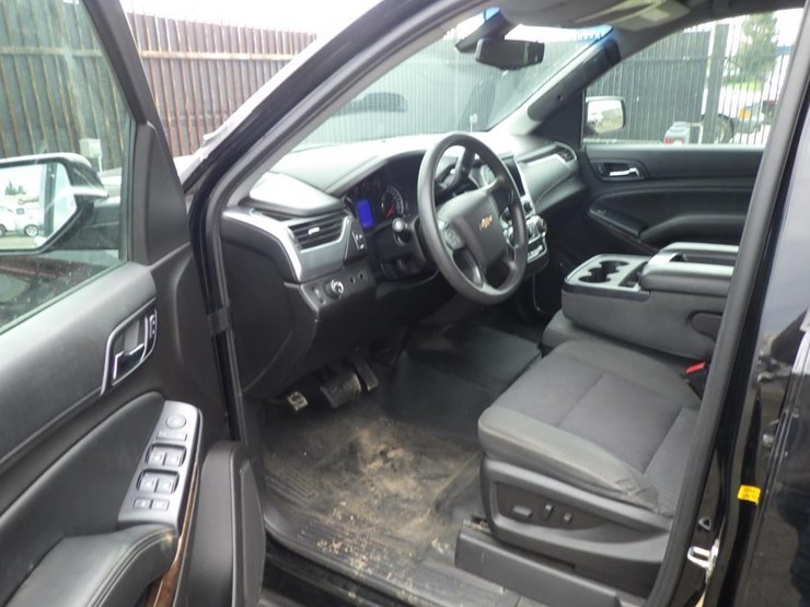 2017-chevrolet-tahoe-image-5