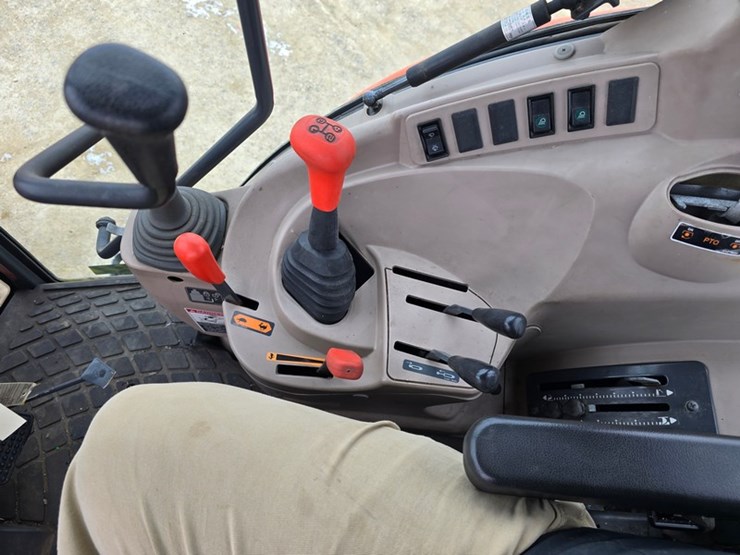 kubota-m7040-image-27