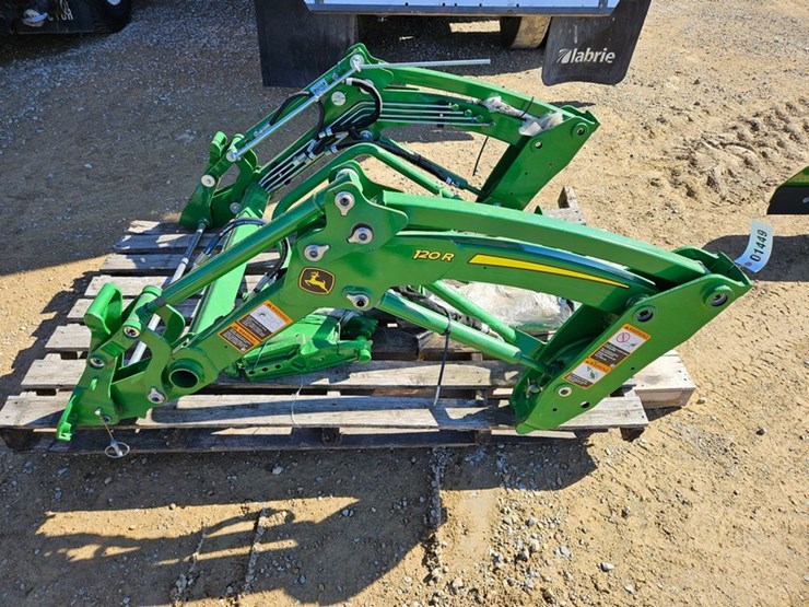 john-deere-120r-image-2