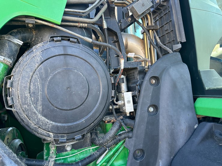 john-deere-8285r-image-43