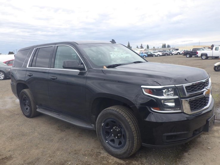 2017-chevrolet-tahoe-image-2