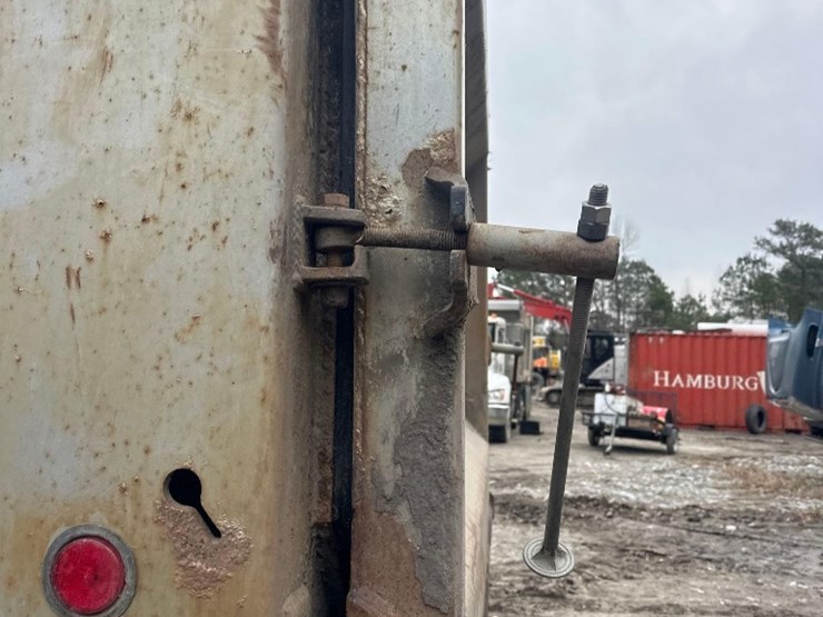 2020-mack-gr64f9-quad/a-dump-truck-image-12