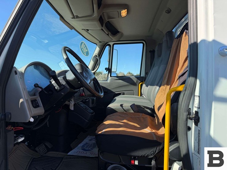 2010-international-durastar-4400-image-56