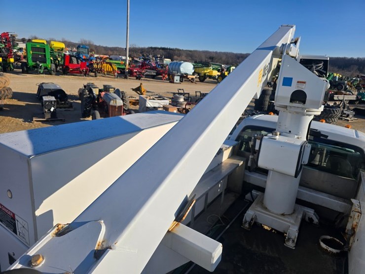 2008-ford-f550-image-23