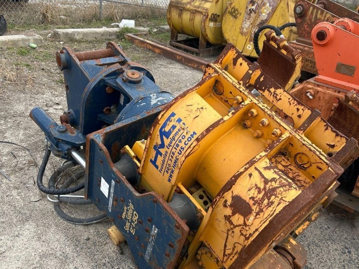 movax-sonic-sidegrip-pile-driver-excavator-attachment-image-1