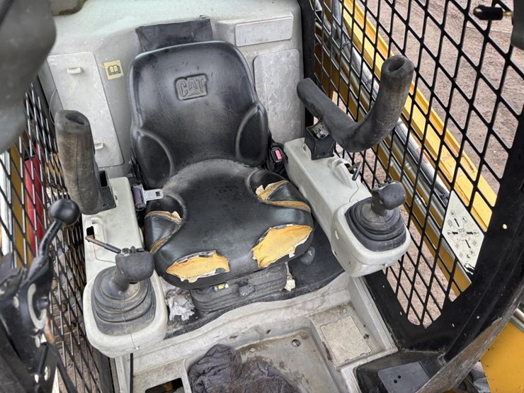 caterpillar-246c-image-19