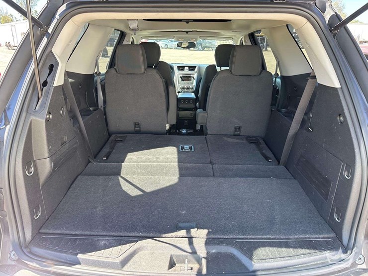 2014-gmc-acadia-image-21