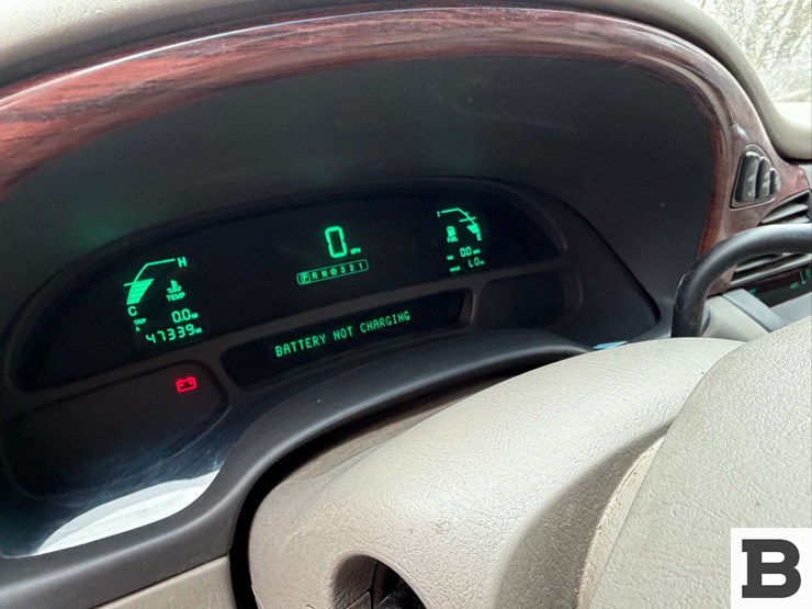 2001-cadillac-deville-sedan-image-18