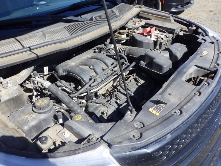 2013-ford-explorer-image-11