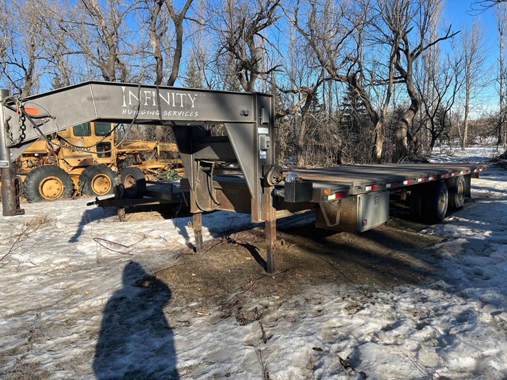 infinity-gooseneck-trailer-image-1