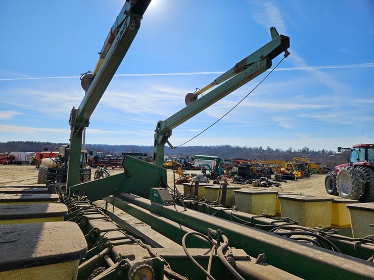 john-deere-7000-image-23