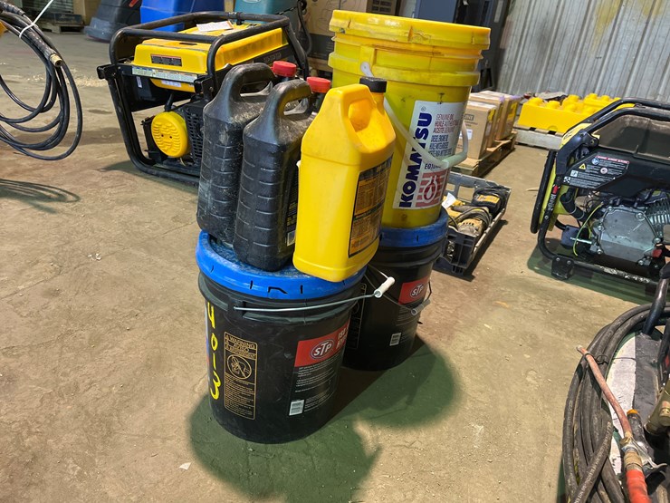#4013-•-misc-lot-of-hydraulic-fluid-and-coolant-image-2