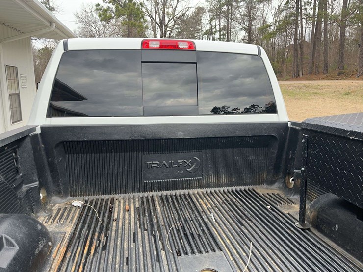 2022-dodge-2500-image-19