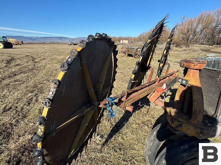 international-harvester-h-tractor-image-11
