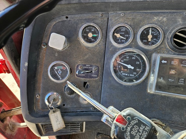 1989-ford-l9000-image-38