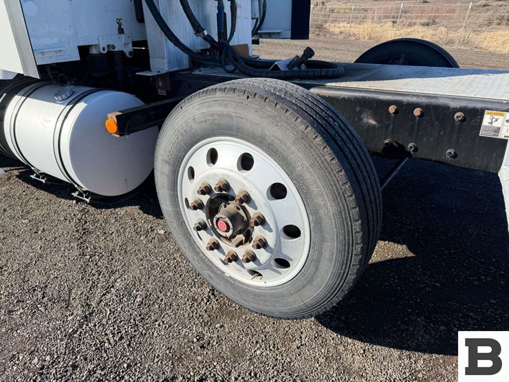 2019-kenworth-t680-image-22