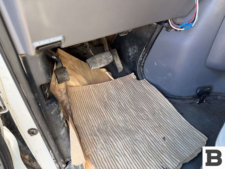 1999-ford-econoline-350-image-26