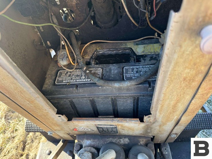 massey-ferguson-165-image-28