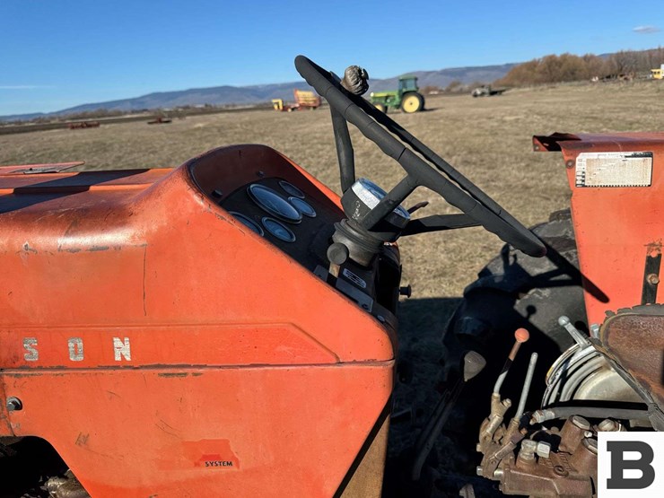 massey-ferguson-165-image-14