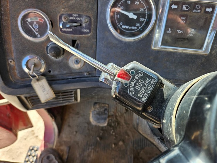 1989-ford-l9000-image-39