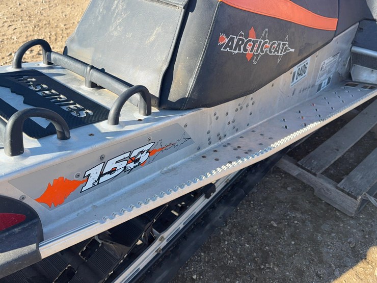 2007-arctic-cat-snowmobile-image-24