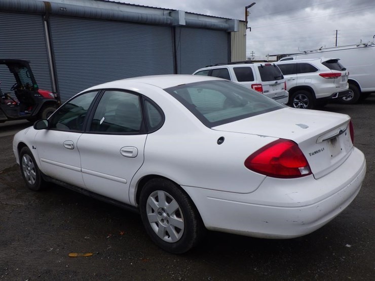 2000-ford-taurus-x-image-4
