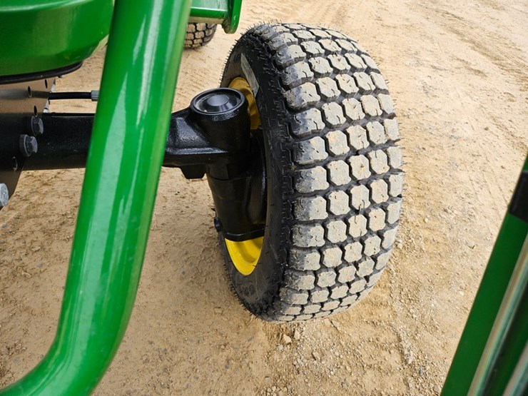 2025-john-deere-2038r-image-34