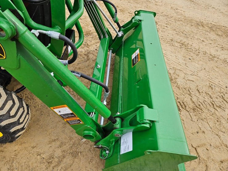 2024-john-deere-1025r-image-43
