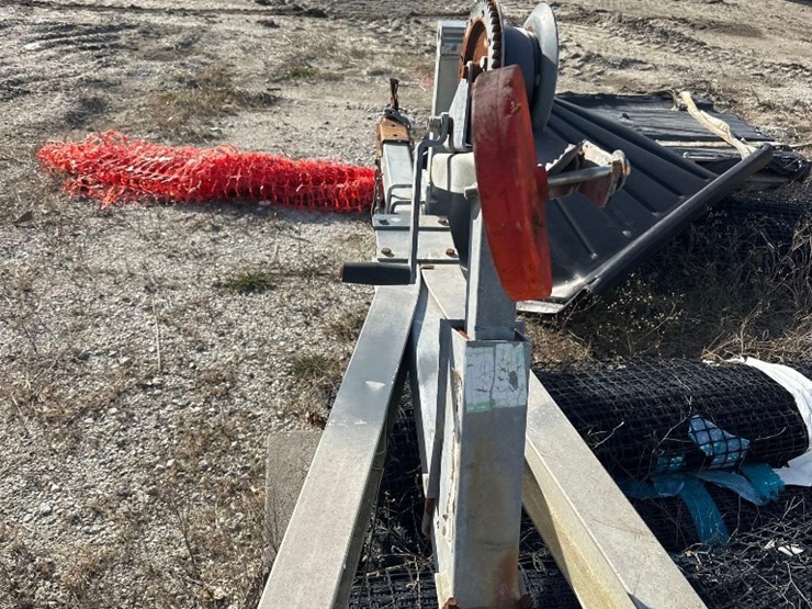 ez-loader-t/a-25ft-long-aluminum-boat-trailer-image-6