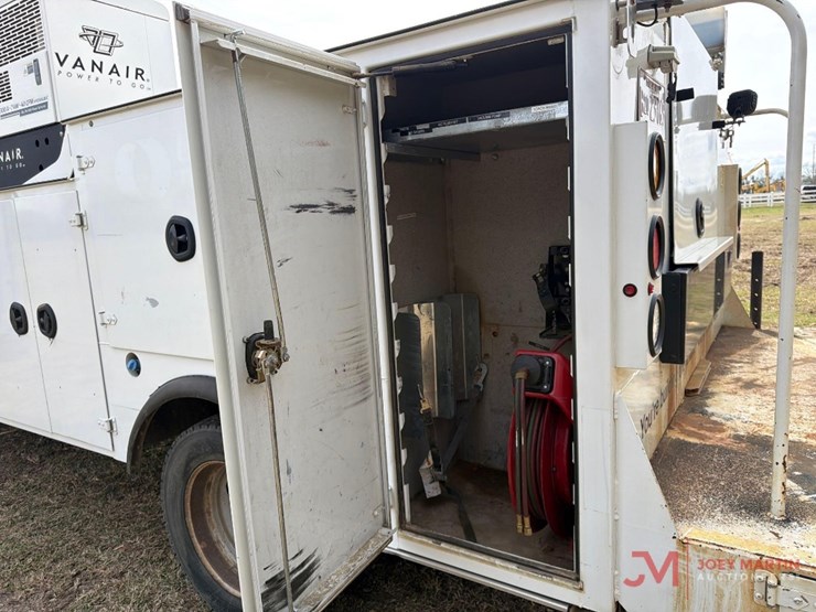 2018-ford-f550-xl-image-15