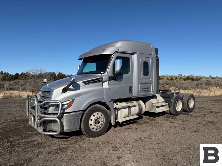 2019-freightliner-cascadia-126-image-1