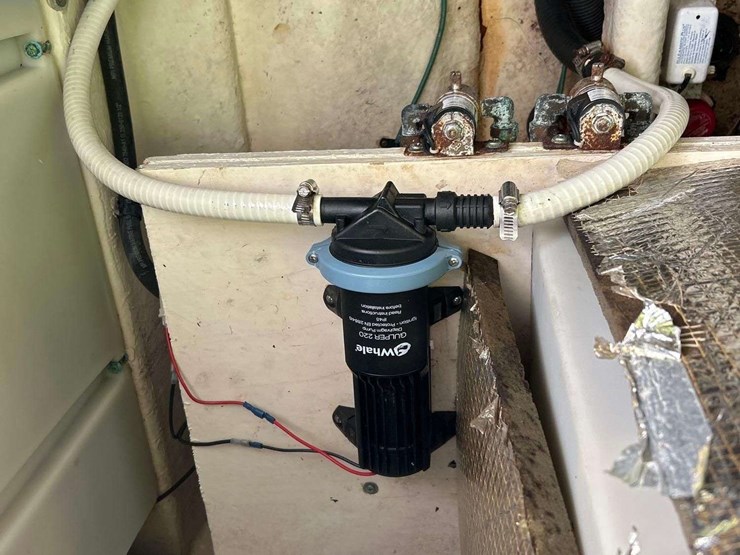 2006-sea-ray-sundancer-31ft-boat-w/-loadmaster-28ft-tri-axle-boat-trailer-image-14