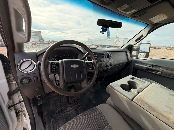 2011-ford-f350-image-16