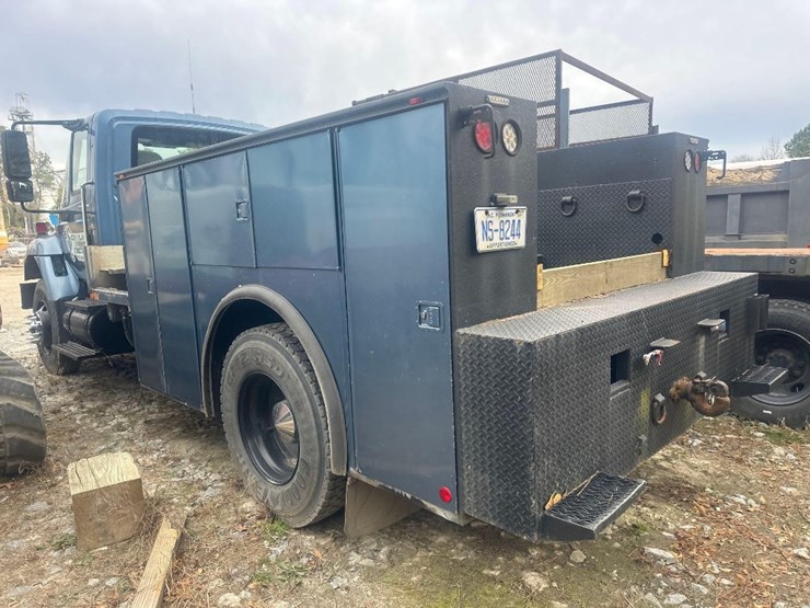 2005-international-7400-image-3