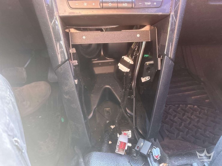 2019-ford-explorer-image-22