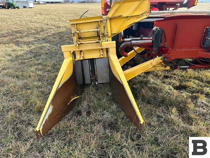 new-holland-1095-image-12