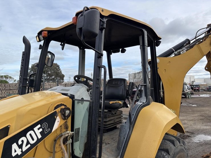 caterpillar-420f2-image-35