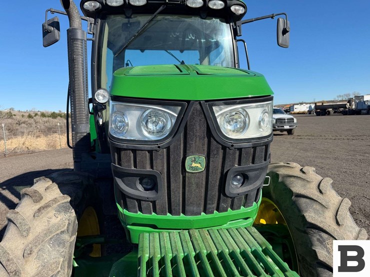 2013-john-deere-6125r-image-11