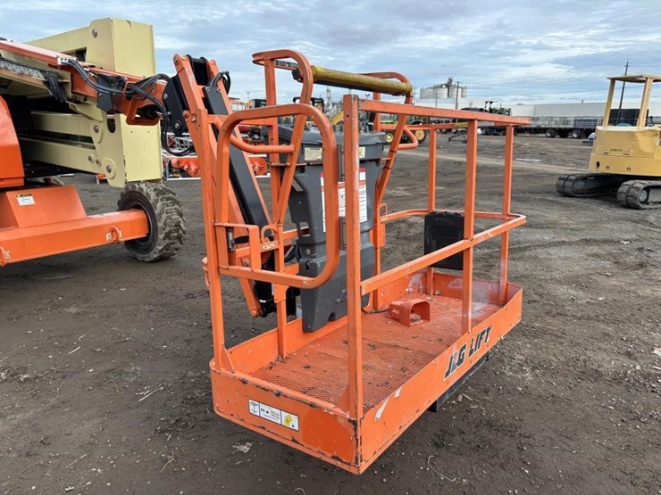 2018-jlg-450aj-image-11