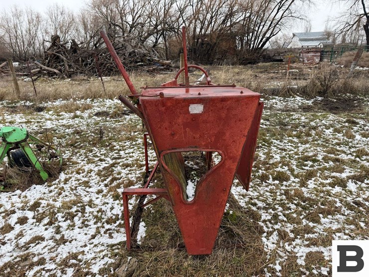 teco-products-58-calf-chute-image-6